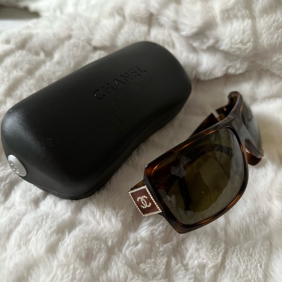 Vintage CHANEL Brown Sunglasses - Picture 1 of 8